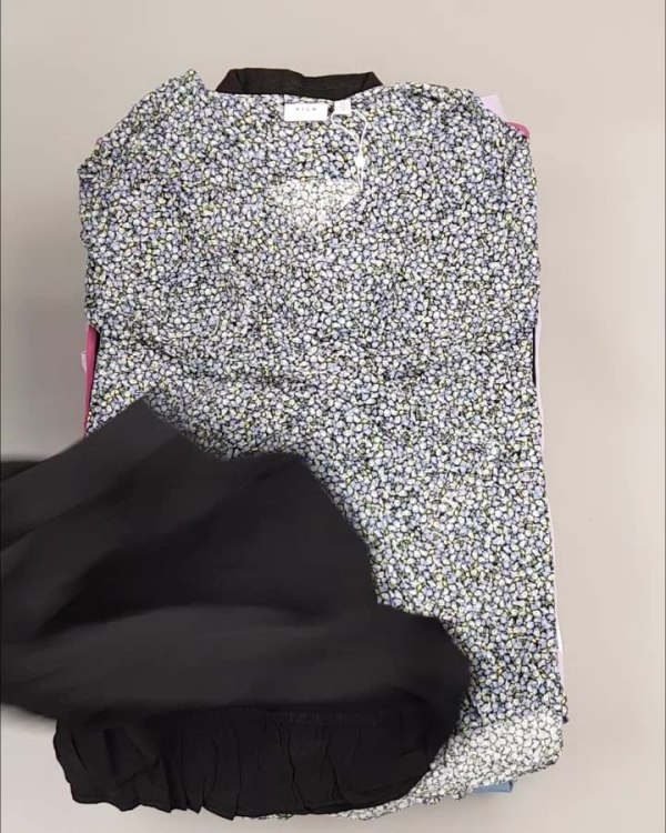 Фотография  981 - VILA Summer mix#15 кг, ЛОТ №4357 оптом в Екатеринбурге и Свердловской области