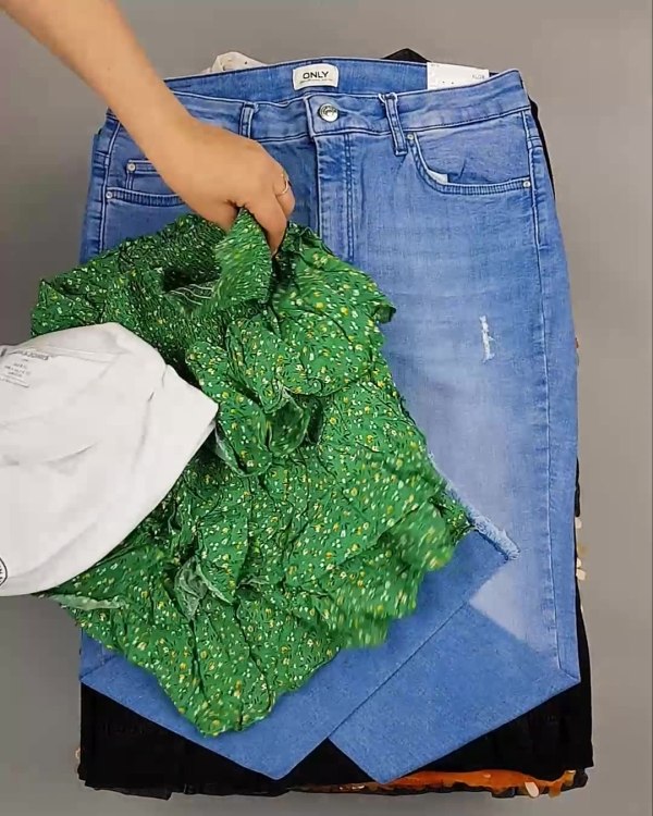 Фотография  811 - DK, Bestseller Summer mix#50 кг, ЛОТ №6186 оптом в Екатеринбурге и Свердловской области