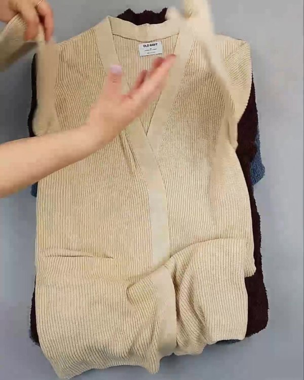 Фотография  254 - Кардиганы СТОК CAN#10 кг, ЛОТ №6474 оптом в Екатеринбурге и Свердловской области