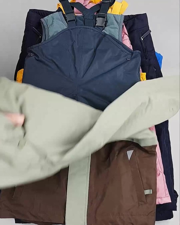 Фотография  824 - Верхняя одежда TCM kids 074#7 кг, ЛОТ №6678 оптом в Екатеринбурге и Свердловской области