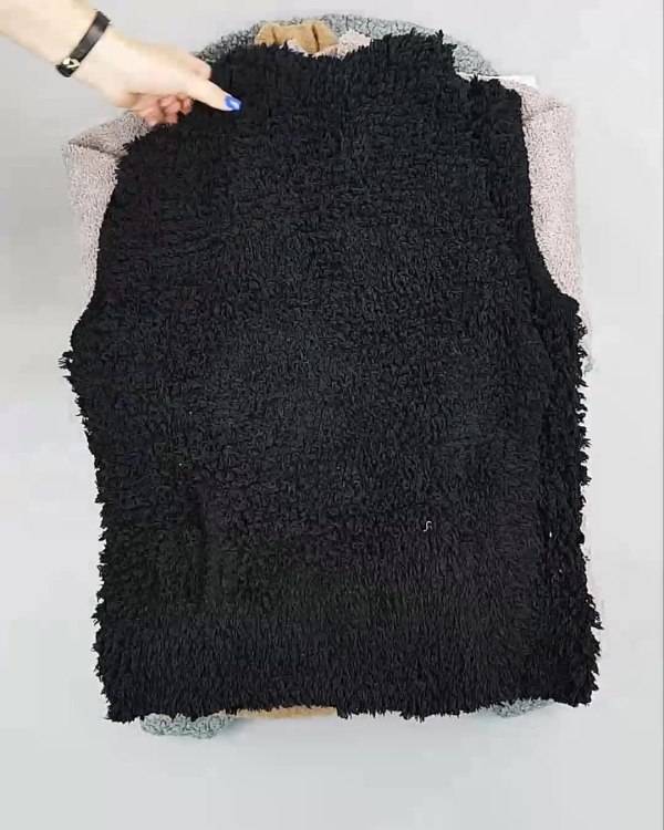 Фотография  911 - Кардиганы СТОК CAN#10 кг, ЛОТ №6887 оптом в Екатеринбурге и Свердловской области