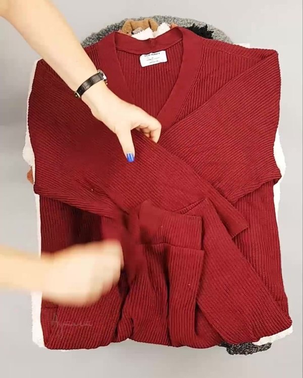 Фотография  442 - Кардиганы СТОК CAN#10 кг, ЛОТ №6887 оптом в Екатеринбурге и Свердловской области