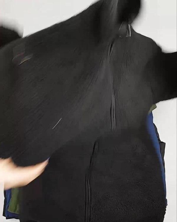 Фотография  257 - Верхняя одежда Дания#10,1 кг ЛОТ №6909 оптом в Екатеринбурге и Свердловской области