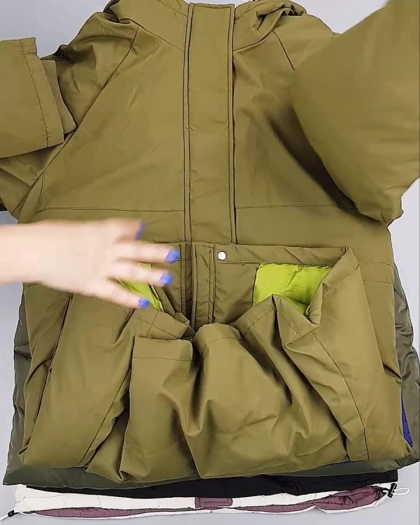 Фотография  301 - Верхняя одежда Дания#10,1 кг ЛОТ №6909 оптом в Екатеринбурге и Свердловской области