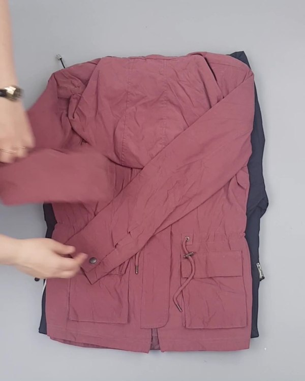 Фотография  942 - А 92602 Ветровки женские (Light Zipper jackets)#25 кг оптом в Екатеринбурге и Свердловской области