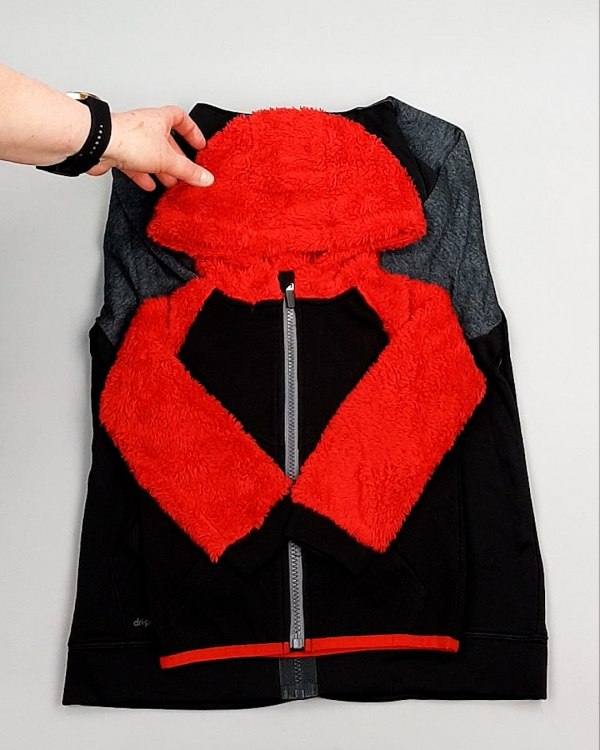 Фотография  761 - Спортивные костюмы дети CAN#6 кг оптом в Екатеринбурге и Свердловской области