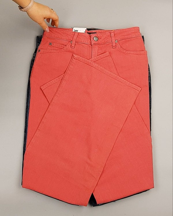 Фотография  838 - Джинсы LEE м/ж#7,9 кг, ЛОТ №7032 оптом в Екатеринбурге и Свердловской области