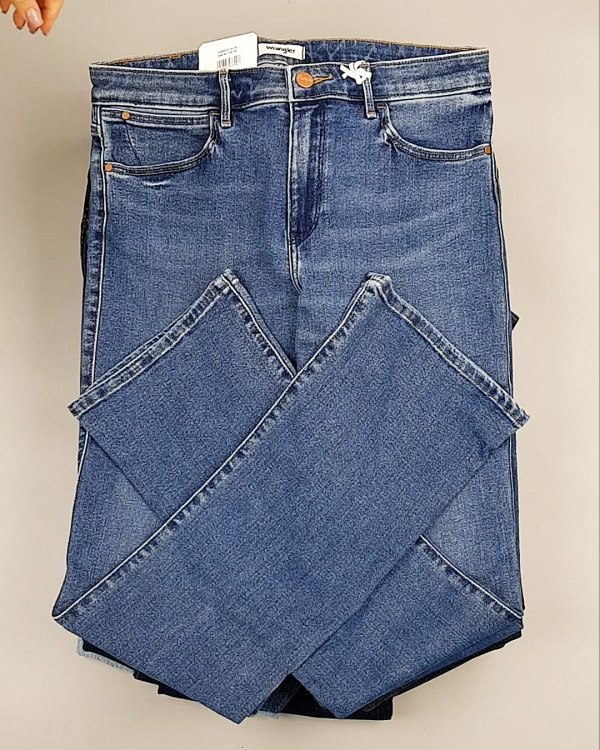 Фотография  299 - Джинсы WRANGLER м/ж#8,1 кг, ЛОТ №7011 оптом в Екатеринбурге и Свердловской области