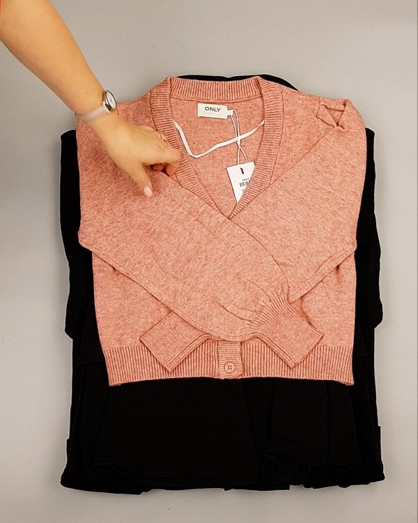 Фотография  803 - ONLY Winter mix 104#15 кг, ЛОТ №7182 оптом в Екатеринбурге и Свердловской области