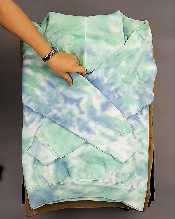 Фотография  438 - Толстовки СТОК CAN 0424#10 кг, ЛОТ №7447 оптом в Екатеринбурге и Свердловской области