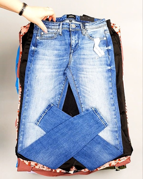 Фотография  880 - Bestseller Summer mix 104#15 кг, ЛОТ №7495 оптом в Екатеринбурге и Свердловской области