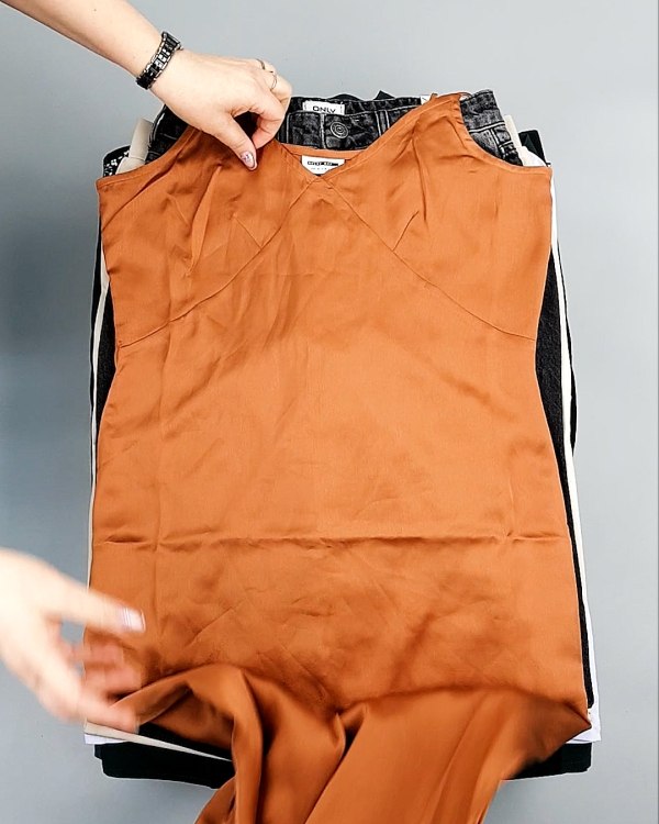 Фотография  225 - Bestseller Summer mix 104#15 кг, ЛОТ №7493 оптом в Екатеринбурге и Свердловской области