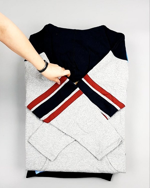 Фотография  806 - Толстовки СТОК CAN 0424#10 кг, ЛОТ №7447 оптом в Екатеринбурге и Свердловской области