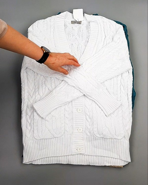 Фотография  255 - Джемпера СТОК CAN 084#7 кг оптом в Екатеринбурге и Свердловской области