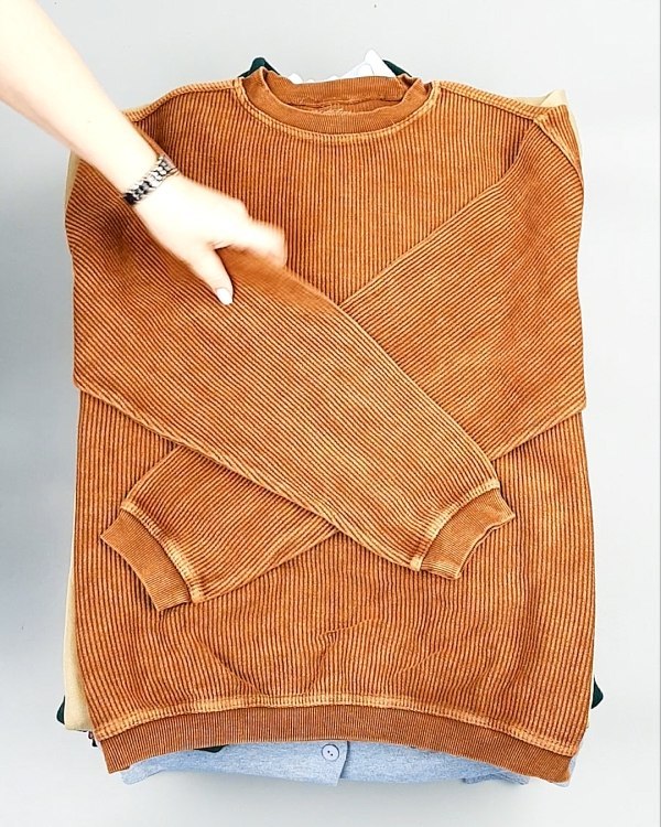 Фотография  364 - SWEATSHIRT CAN 084#10 кг, ЛОТ №7620 оптом в Екатеринбурге и Свердловской области