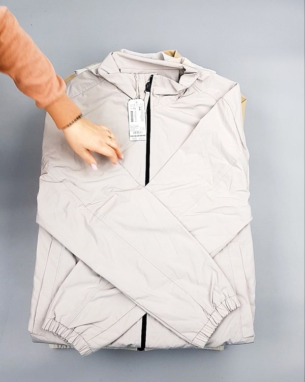 Фотография  836 - Верхняя одежда весна TOM TAILOR 124#7,1 кг, ЛОТ №7580 оптом в Екатеринбурге и Свердловской области