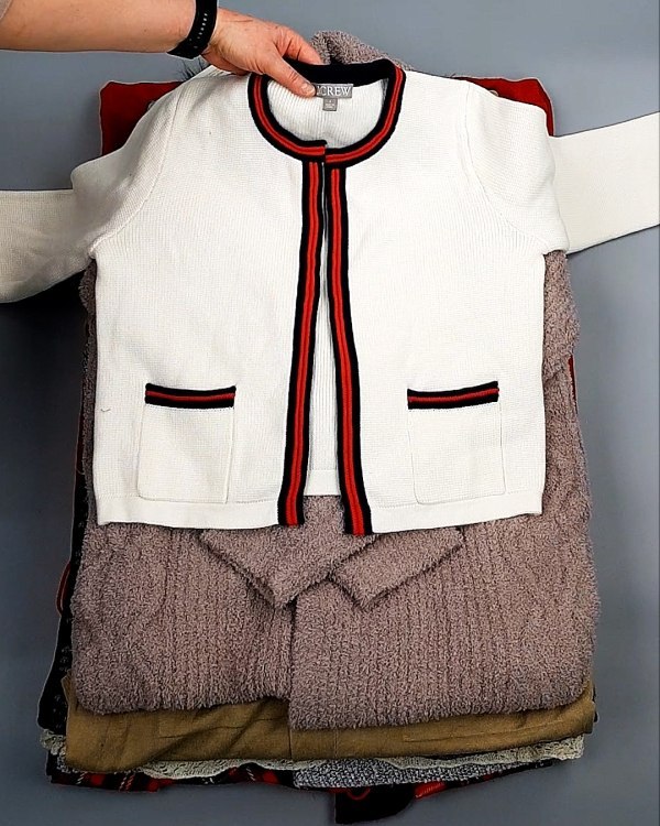 Фотография  755 - Кардиганы СТОК CAN 084#7 кг, ЛОТ №7672 оптом в Екатеринбурге и Свердловской области