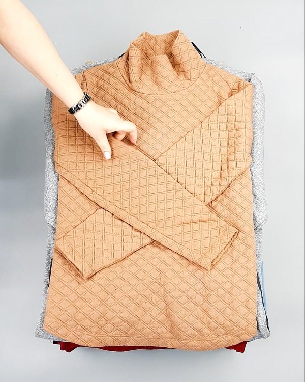 Фотография  382 - SWEATSHIRT CAN 084#10 кг, ЛОТ №7619 оптом в Екатеринбурге и Свердловской области