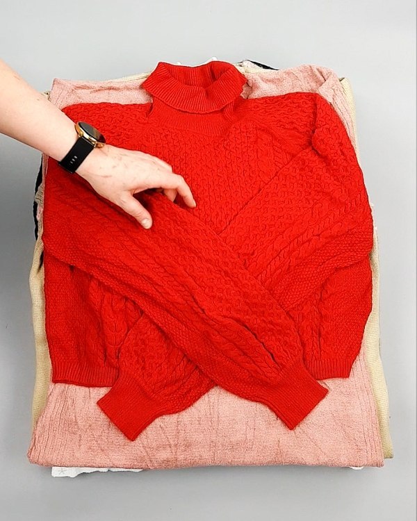 Фотография  437 - Джемпера СТОК CAN 084#7 кг, ЛОТ №7649 оптом в Екатеринбурге и Свердловской области