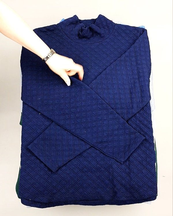 Фотография  701 - SWEATSHIRT CAN 084#10 кг, ЛОТ №7617 оптом в Екатеринбурге и Свердловской области