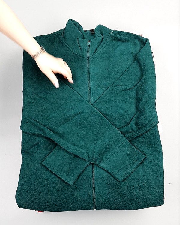 Фотография  667 - SWEATSHIRT CAN 084#10 кг, ЛОТ №7617 оптом в Екатеринбурге и Свердловской области