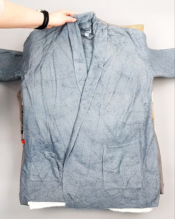 Фотография  708 - Кардиганы СТОК CAN 084#7 кг, ЛОТ №7673 оптом в Екатеринбурге и Свердловской области