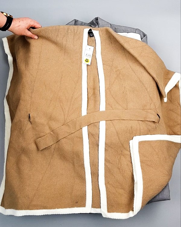 Фотография  282 - Кардиганы СТОК CAN 084#7 кг, ЛОТ №7673 оптом в Екатеринбурге и Свердловской области