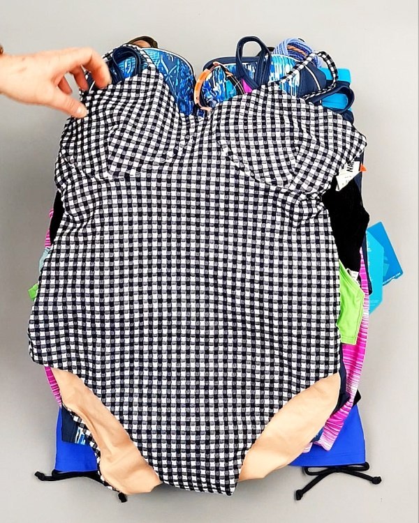 Фотография  224 - Купальники СТОК CAN 124#5 кг, ЛОТ №7689 оптом в Екатеринбурге и Свердловской области