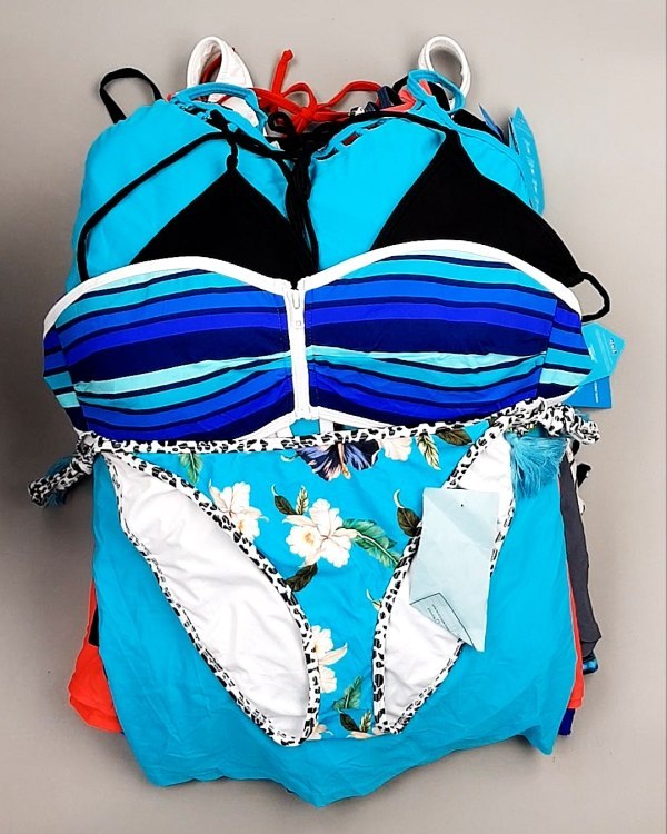 Фотография  712 - Купальники СТОК CAN 124#5 кг, ЛОТ №7690 оптом в Екатеринбурге и Свердловской области