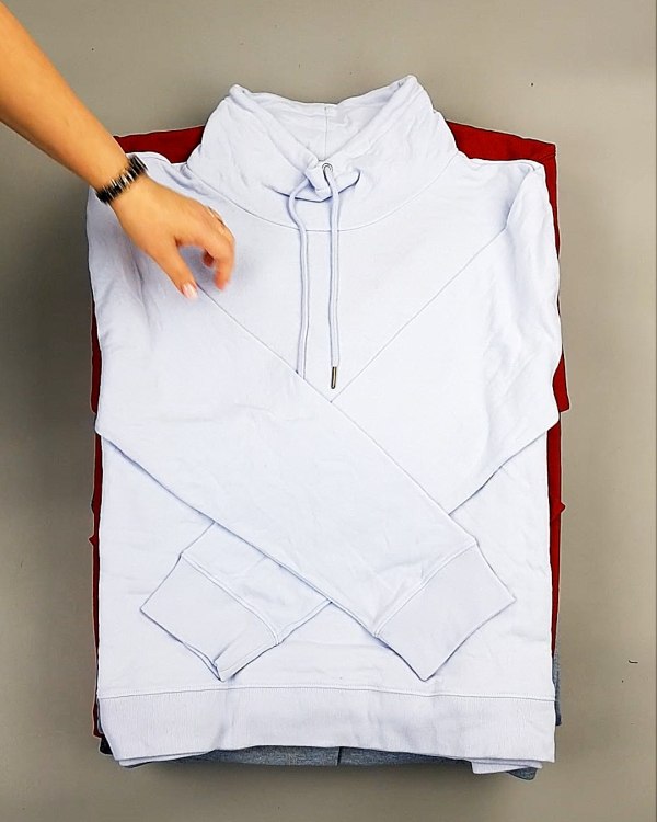 Фотография  103 - SWEATSHIRT CAN 084#10 кг, ЛОТ №7618 оптом в Екатеринбурге и Свердловской области