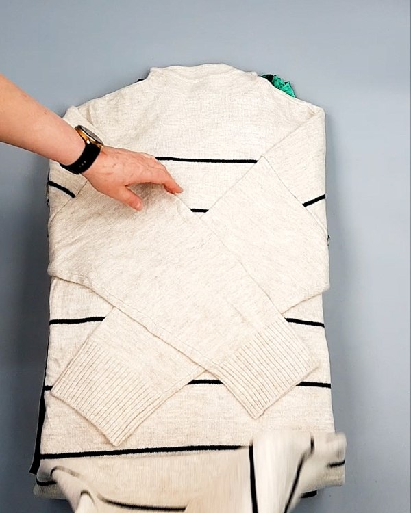 Фотография  822 - Платья СТОК CAN зима 084#7 кг, ЛОТ №7826 оптом в Екатеринбурге и Свердловской области