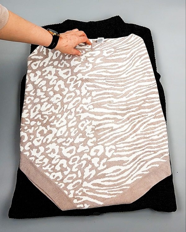 Фотография  263 - Джемпера СТОК CAN 084#7 кг, ЛОТ №7648 оптом в Екатеринбурге и Свердловской области