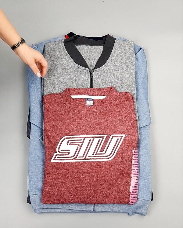 Фотография  332 - SWEATSHIRT CAN 084#10 кг, ЛОТ №7620 оптом в Екатеринбурге и Свердловской области