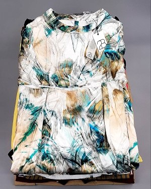 Купить DK, Bestseller + Summer mix#15 кг, ЛОТ №7926 оптом в Екатеринбурге и Свердловской области