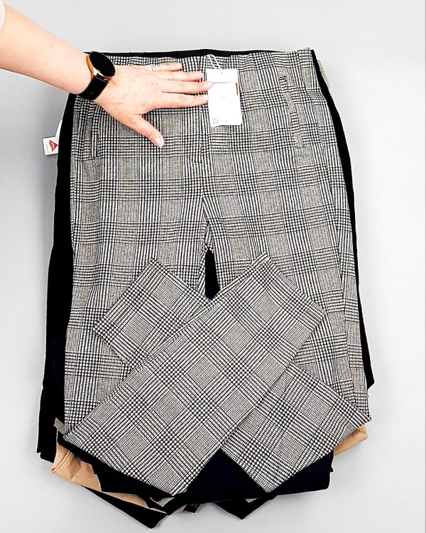 Фотография  927 - Брюки женские лето C&A 025#10 кг, ЛОТ №7892 оптом в Екатеринбурге и Свердловской области