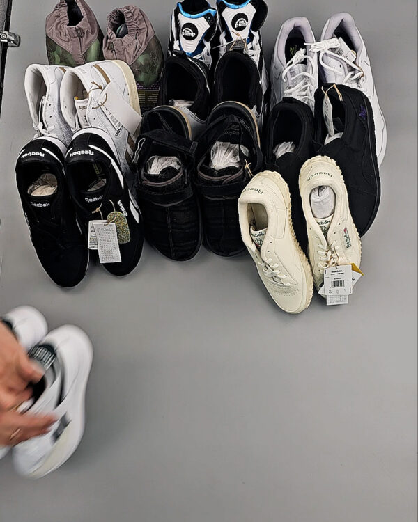 Фотография  698 - Кроссовки Reebok#23 шт, ЛОТ №8895 оптом в Екатеринбурге и Свердловской области