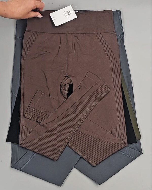 Фотография  880 - Спорт Bestseller 045 B#4 кг, ЛОТ №9038 оптом в Екатеринбурге и Свердловской области