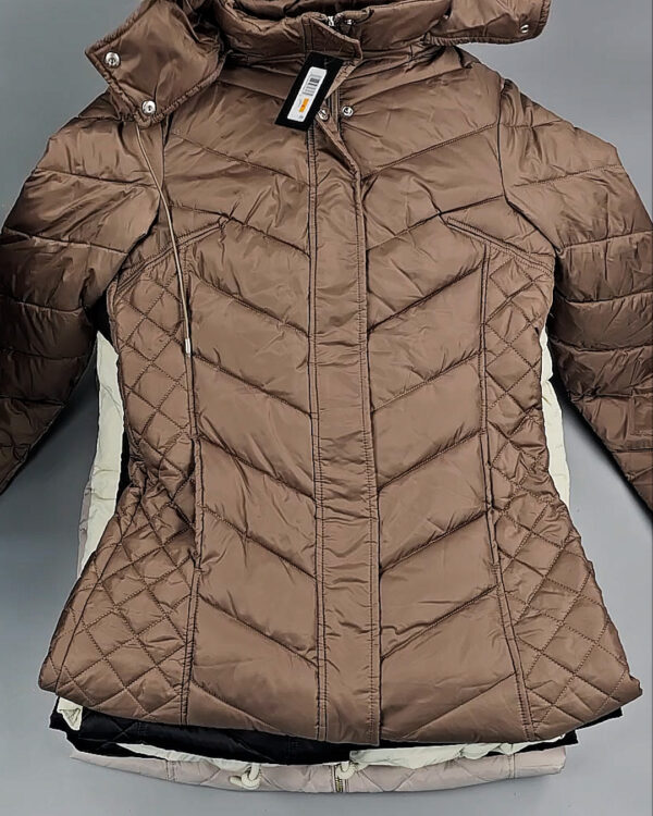 Фотография  662 - Верхняя одежда женская CAN 104#15 кг, ЛОТ СТ-9350 оптом в Екатеринбурге и Свердловской области