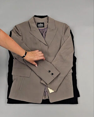 Фотография  744 - Жакеты Корея 085#10 кг, ЛОТ № СТ-9240 оптом в Екатеринбурге и Свердловской области