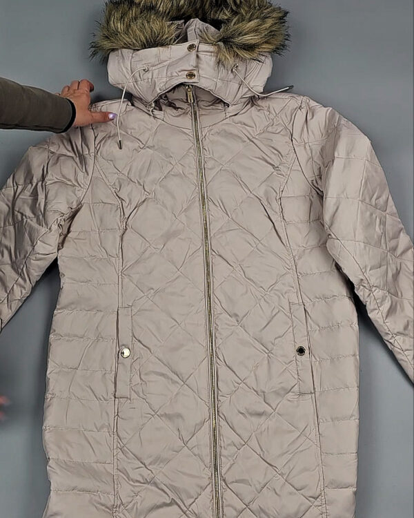 Фотография  333 - Верхняя одежда женская CAN 104#15 кг, ЛОТ СТ-9350 оптом в Екатеринбурге и Свердловской области