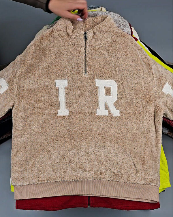 Фотография  301 - Флис#20 кг, ЛОТ № СХ-0176 оптом в Екатеринбурге и Свердловской области