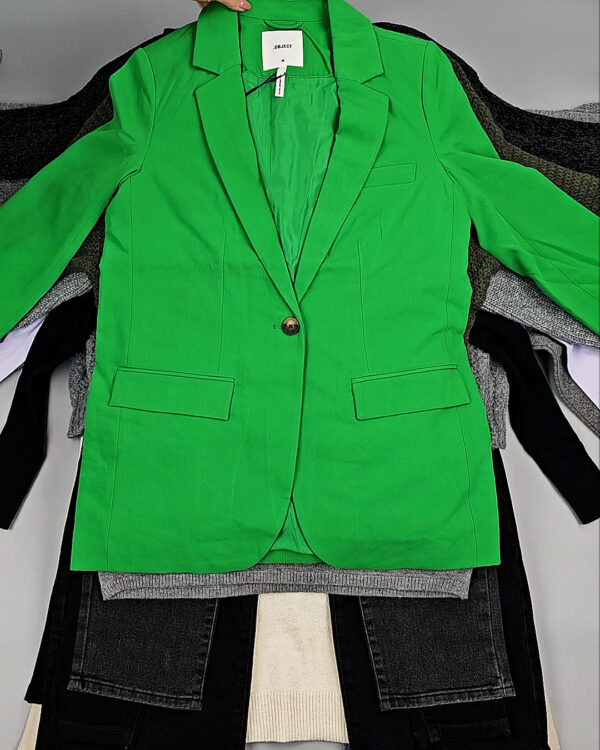 Фотография  309 - Bestseller Winter mix 104#15 кг, ЛОТ № СТ-9526 оптом в Екатеринбурге и Свердловской области