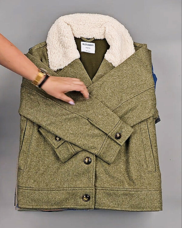 Фотография  667 - Ветровки женские CAN 104#12 кг оптом в Екатеринбурге и Свердловской области