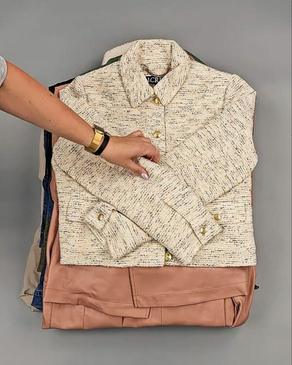 Фотография  252 - Ветровки женские CAN 104#12,4 кг, ЛОТ СТ-9403 оптом в Екатеринбурге и Свердловской области