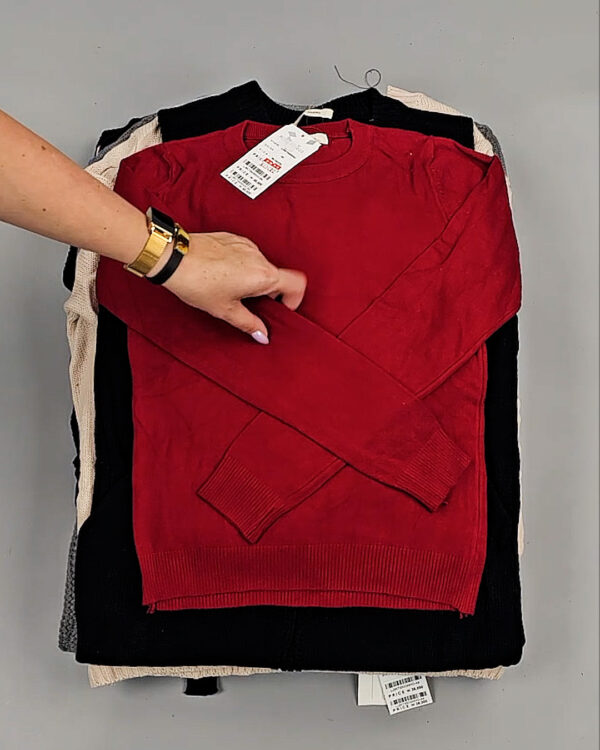 Фотография  284 - Джемпера Корея 085#7 кг, ЛОТ СТ-9415 оптом в Екатеринбурге и Свердловской области