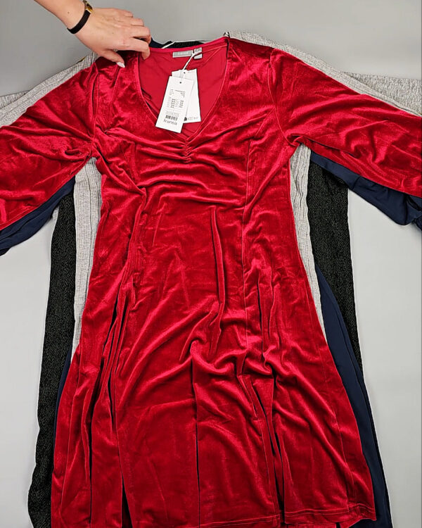 Фотография  708 - Платья Bestseller+DK Winter 035#7 кг, ЛОТ СТ-9999 оптом в Екатеринбурге и Свердловской области