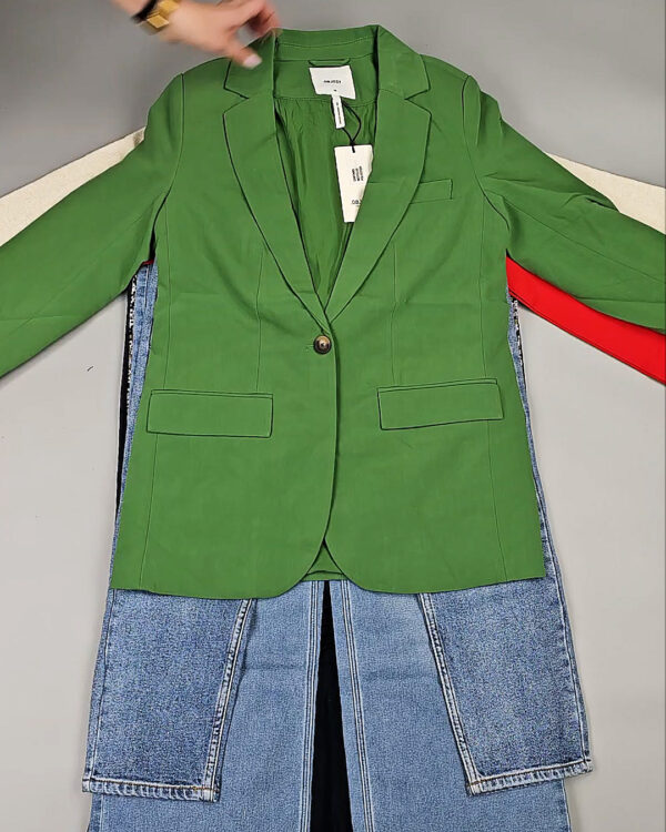 Фотография  174 - DK+Bestseller 085#16 кг, ЛОТ СТ-9952 оптом в Екатеринбурге и Свердловской области