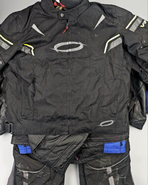 Фотография  730 - МОТО одежда mix БМ#20 кг, ЛОТ СХ-0278 оптом в Екатеринбурге и Свердловской области