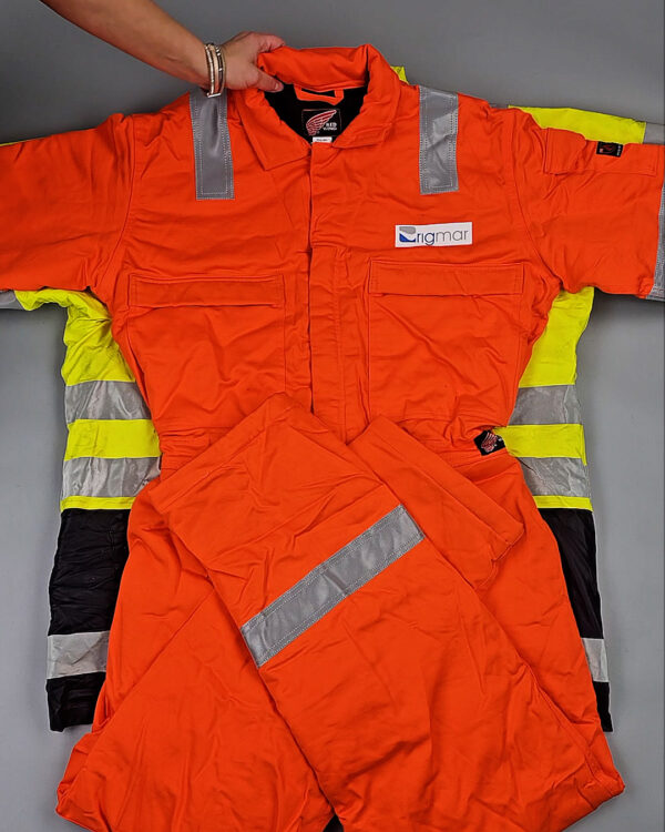 Фотография  577 - Рабочая одежда mix БМ#25 кг, ЛОТ СХ-0266 оптом в Екатеринбурге и Свердловской области